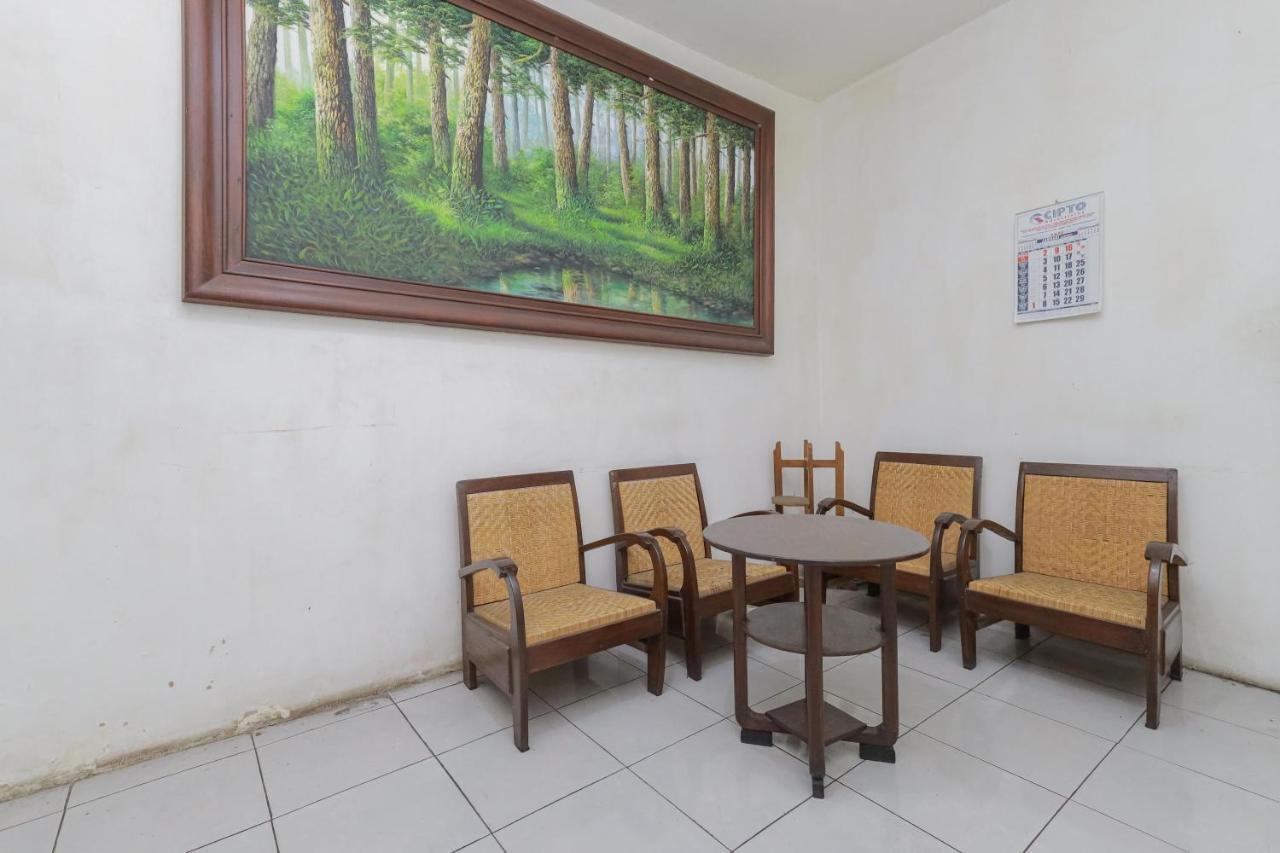 Reddoorz Near Stasiun Malang Kota Lama 2 Exterior photo